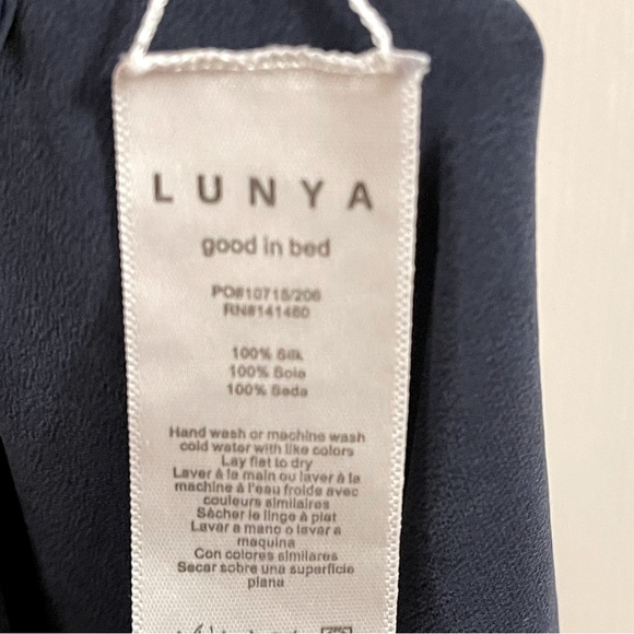 Lunya Washable 100% Silk Tank and Pull-on Shorts Pajama Set dark blue Size Large - Picture 2 of 11